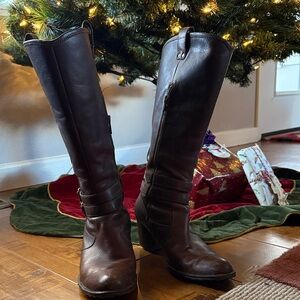 Born Women's Brown Heeled Boots